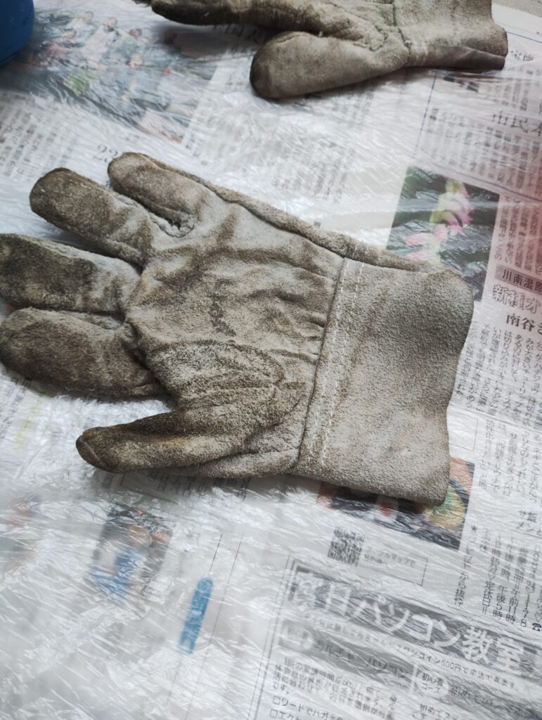 Leather dyeing